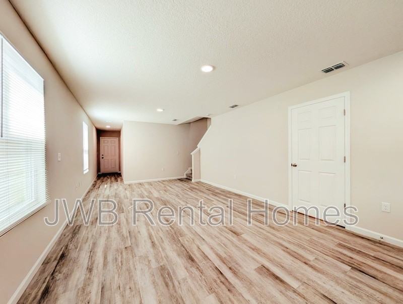 1288 Pangola Dr - Photo 5 of 18