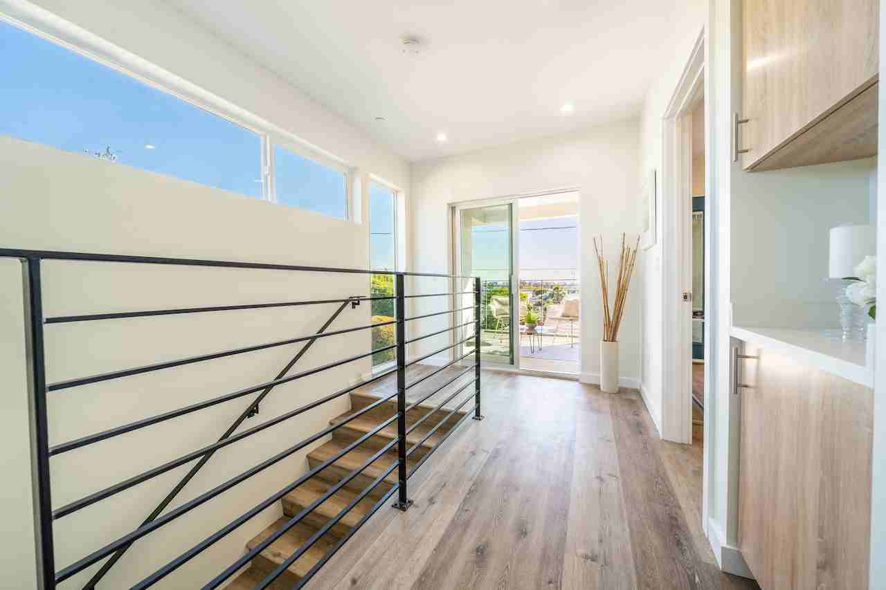 219 Stepney St #1 - Photo 3 of 18