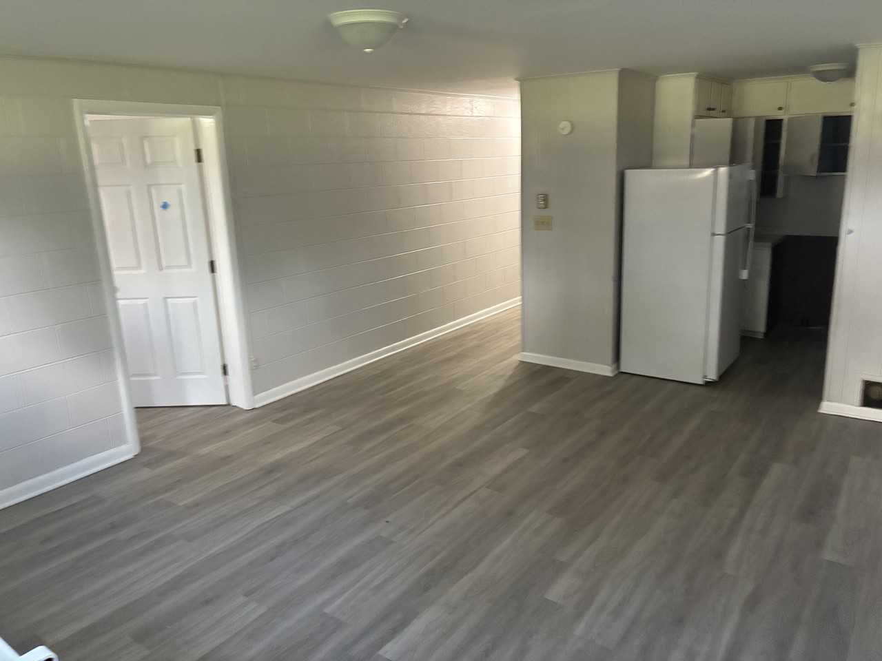 505 E College St #10 - Photo 5 of 8