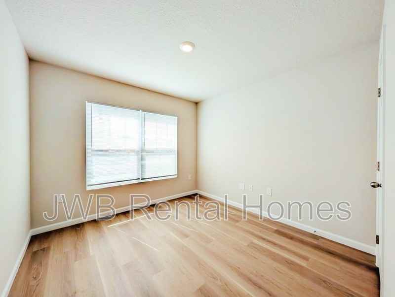 1499 Logan St - Photo 6 of 13