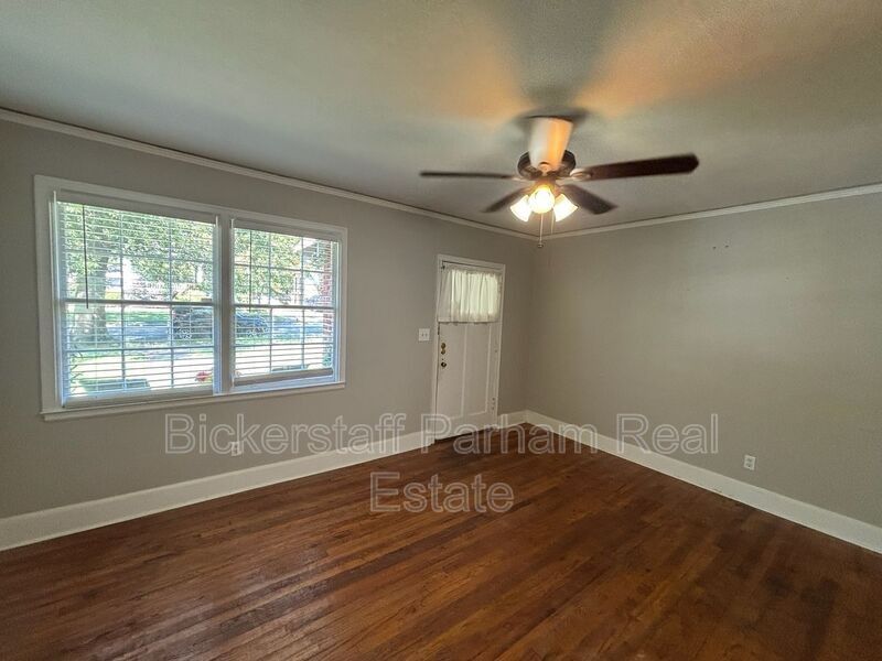 2606 18th Ave #2606 - Photo 3 of 16