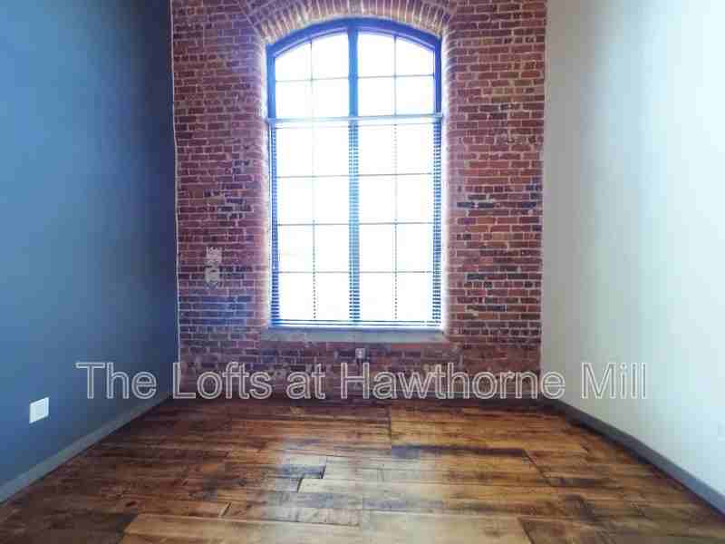 1101 Hawthorne Ln #245 - Photo 2 of 12