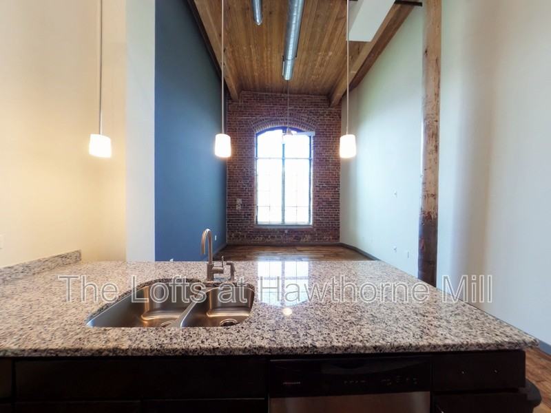 1101 Hawthorne Ln #245 - Photo 4 of 12