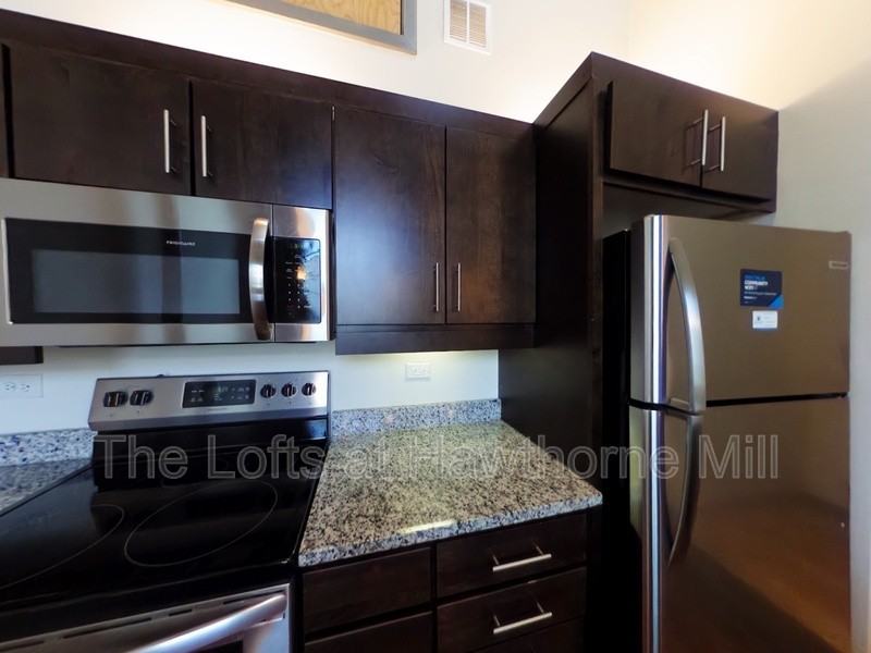 1101 Hawthorne Ln #245 - Photo 5 of 12