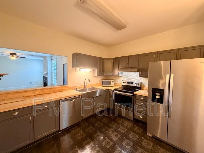 3923 W Buchanan Dr - Photo 6 of 21