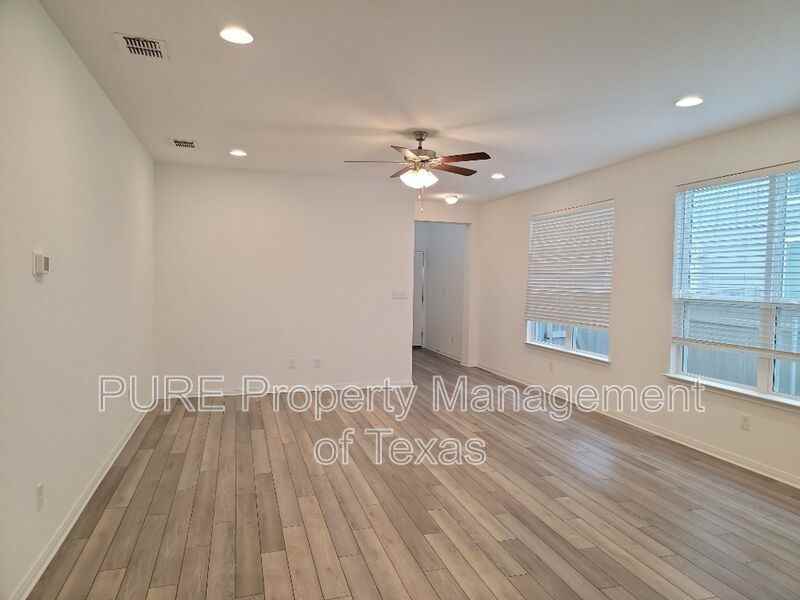 3201 College Park Dr #8 - Photo 4 of 20