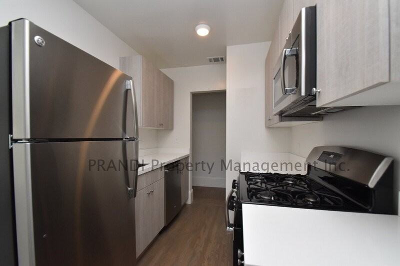 1533 4th St #4 - Photo 5 of 16