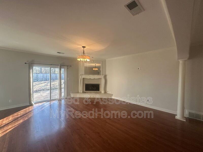 525 Chickasaw Land Way - Photo 4 of 15