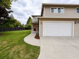 featured image of 8013 Cirque Dr W #8015
