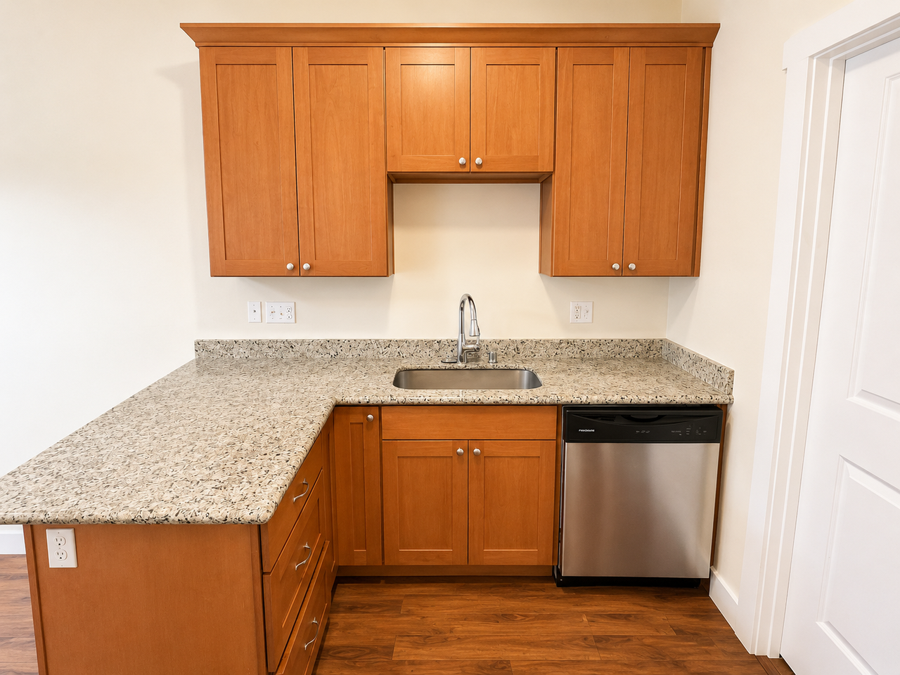 8013/8015 Cirque Dr W #8015 - Photo 6 of 17