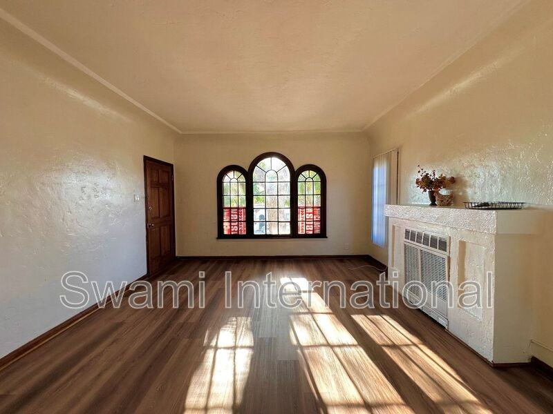 2072 Chestnut Ave #D - Photo 5 of 17