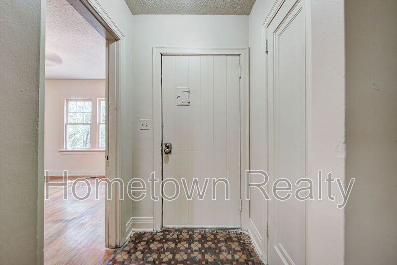1210 N Ann Arbor Ave - Photo 5 of 30