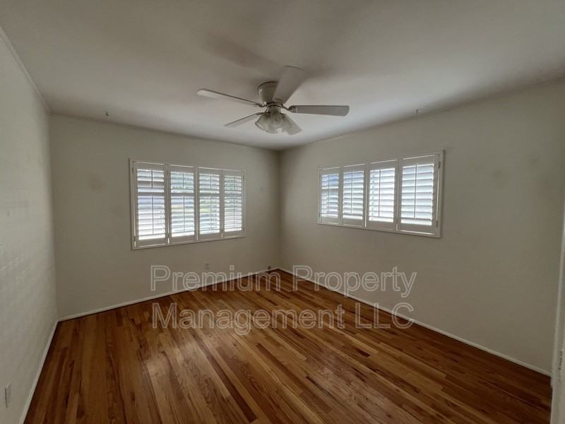 2539 Drake St - Photo 4 of 19