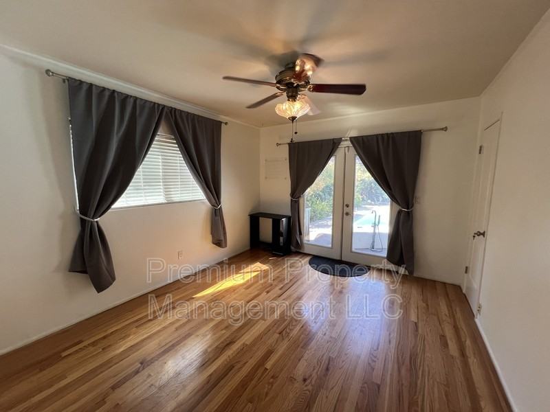 2539 Drake St - Photo 5 of 19