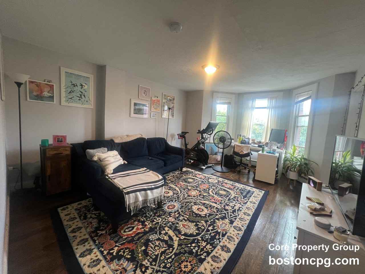 14 Cross St E #2 - Photo 4 of 13