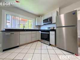 featured image of 3 Lawrence Pl