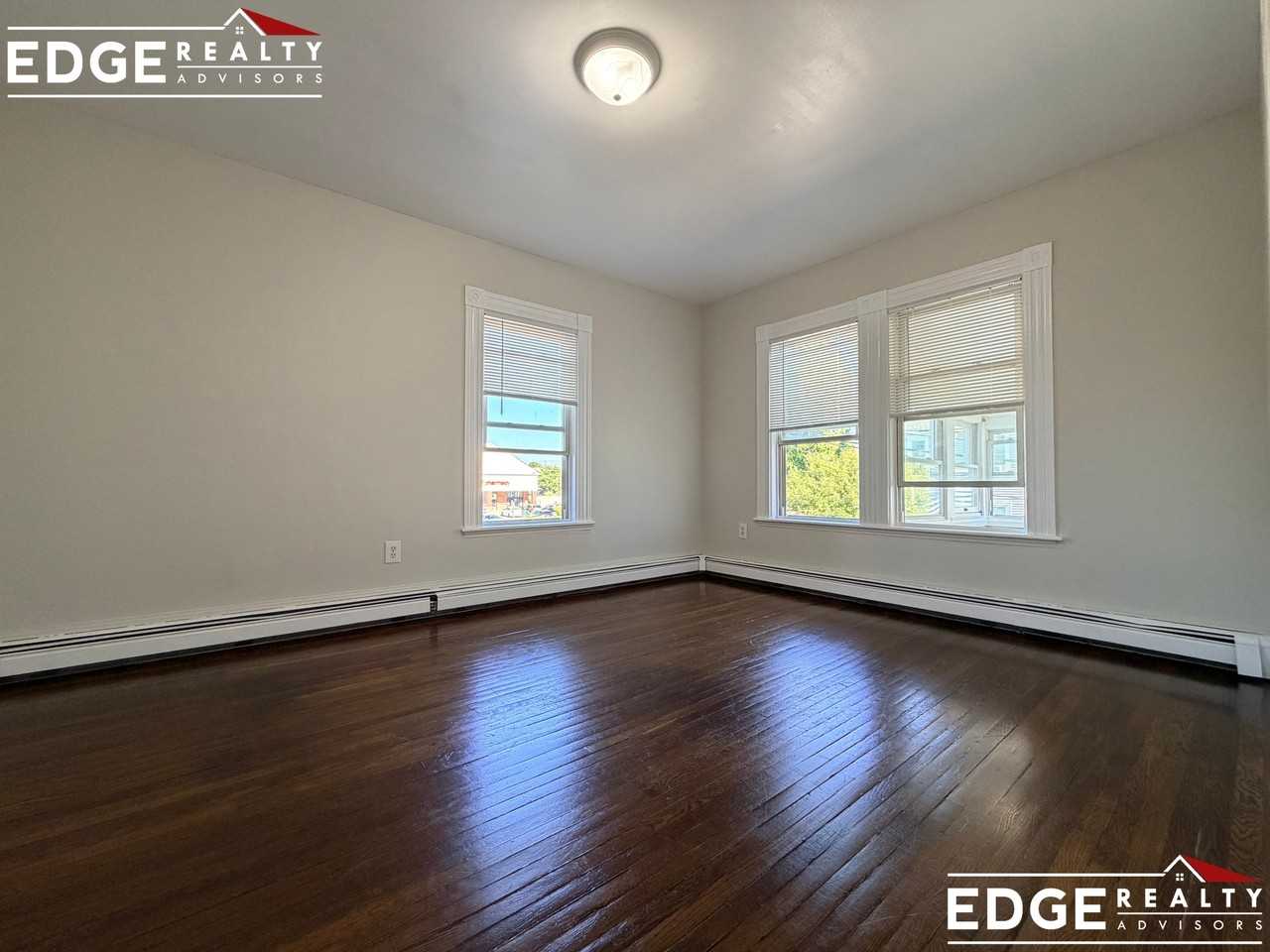 3 Lawrence Pl - Photo 2 of 10