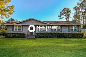 featured image of 12148 Grasse St