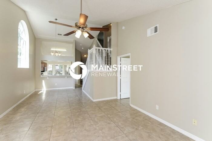 1772 Chatham Cir - Photo 4 of 17