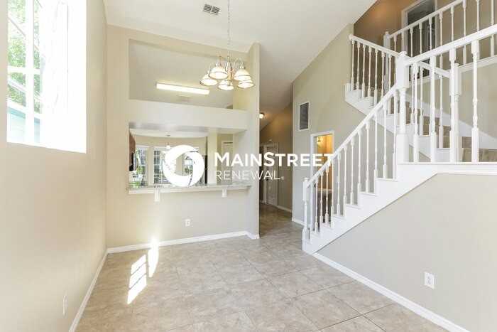 1772 Chatham Cir - Photo 6 of 17