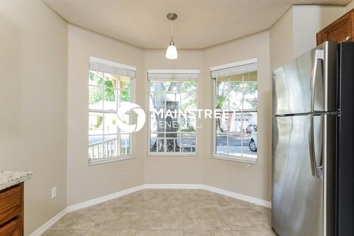 1772 Chatham Cir - Photo 7 of 17