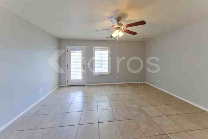 8304 Jill Ct - Photo 5 of 28