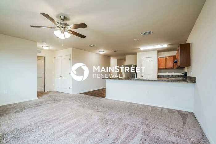 2027 Nw 14th Ave - Photo 4 of 16
