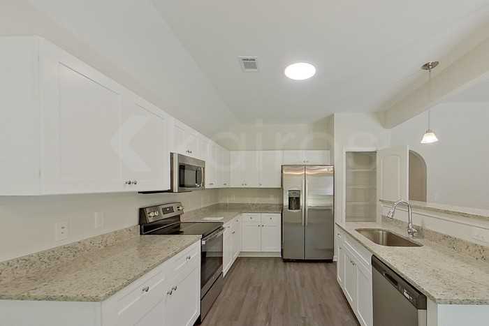 114 Live Oak Dr - Photo 6 of 23