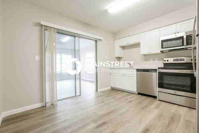 1032 Hope St - Photo 5 of 16