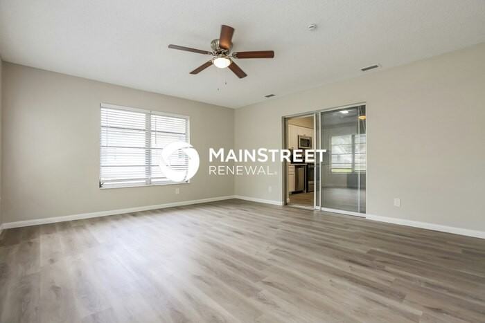 1032 Hope St - Photo 7 of 16