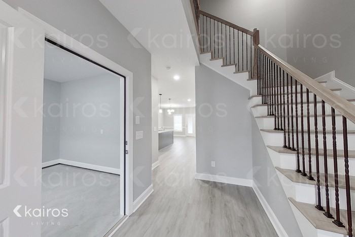3712 Oak Leaf Way #C - Photo 2 of 21
