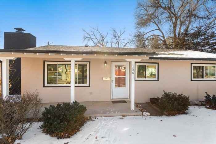 1261 E Monroe St - Photo 4 of 29