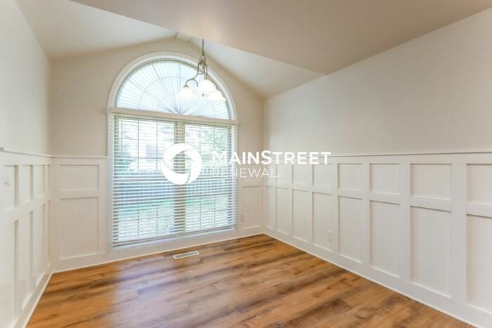 405 Warriors Way - Photo 5 of 16