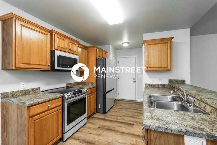 405 Warriors Way - Photo 7 of 16