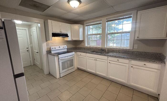 434 Bryant St - Photo 3 of 25
