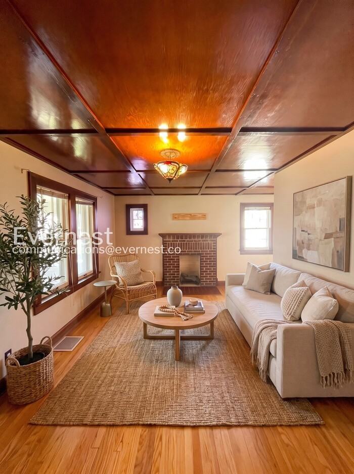 2412 Inga St - Photo 2 of 36