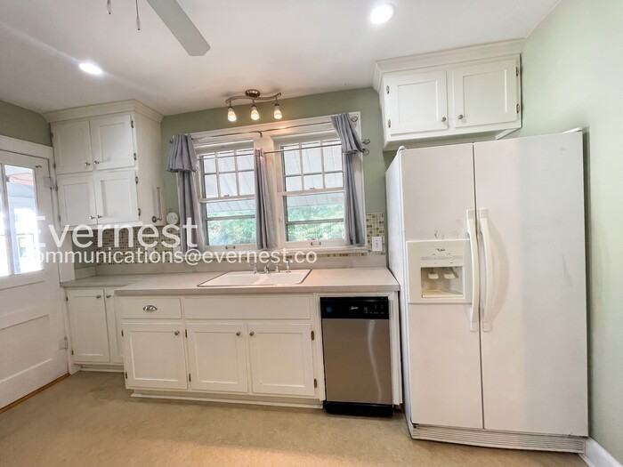 2412 Inga St - Photo 4 of 36