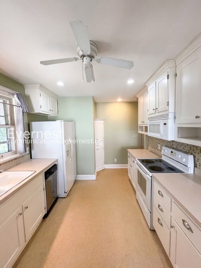 2412 Inga St - Photo 6 of 36