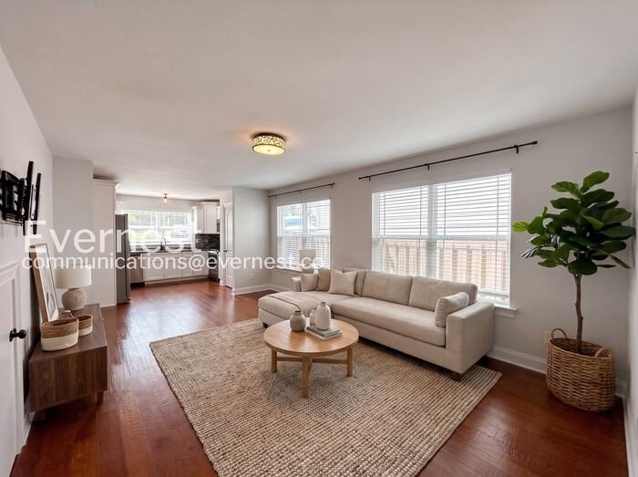 4409B Providence Hts - Photo 2 of 27