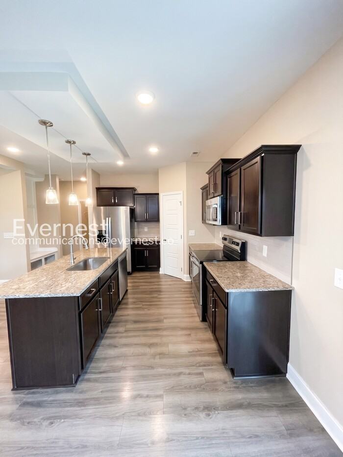 514 Bloomington Trce - Photo 5 of 29