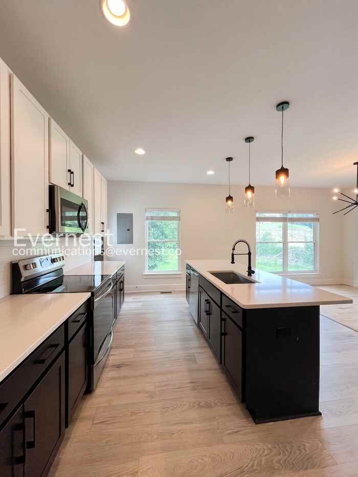 427 Toney Rd #B - Photo 7 of 29