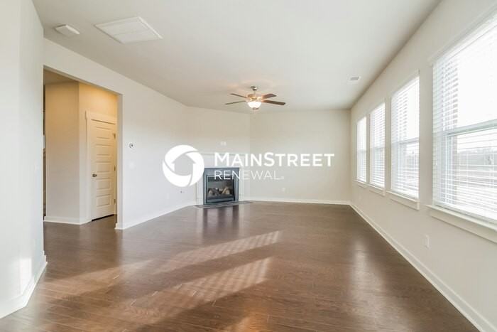 818 Yakima Way - Photo 2 of 15