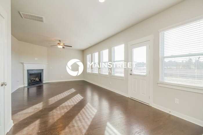 818 Yakima Way - Photo 3 of 15