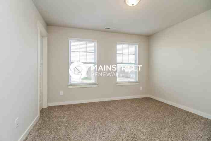 818 Yakima Way - Photo 6 of 15