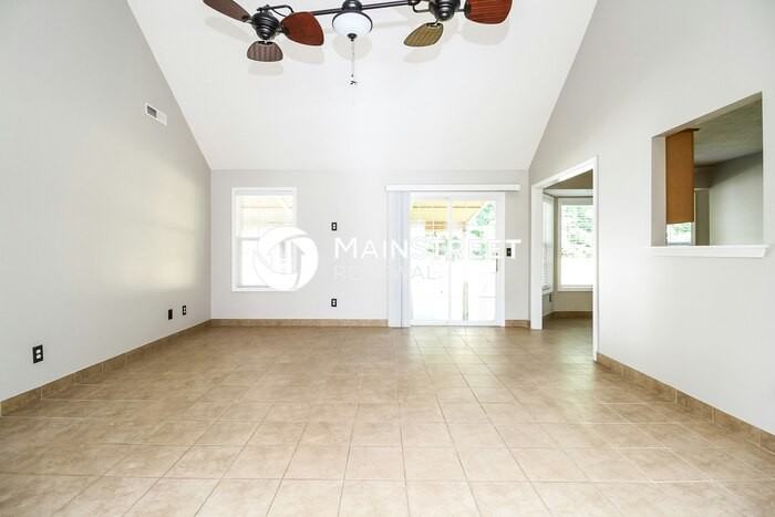 353 Clearlake Dr - Photo 4 of 16