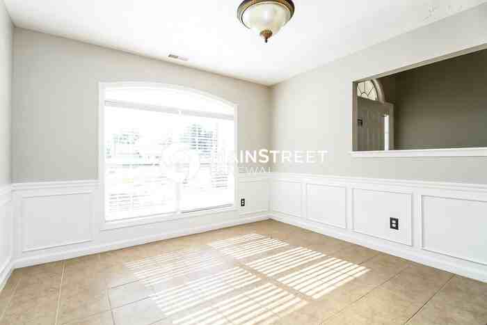 353 Clearlake Dr - Photo 5 of 16