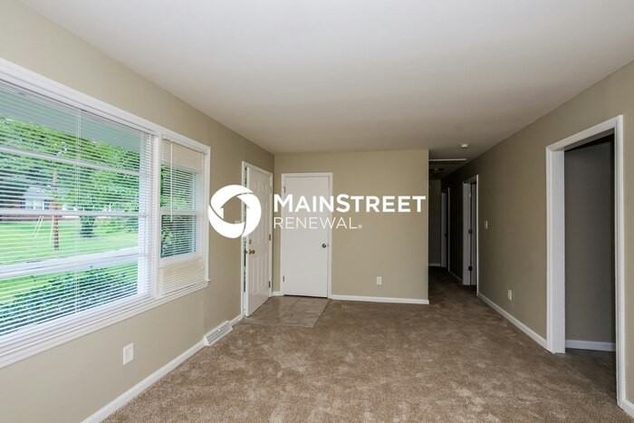 711 Dunbrook Ln - Photo 3 of 15