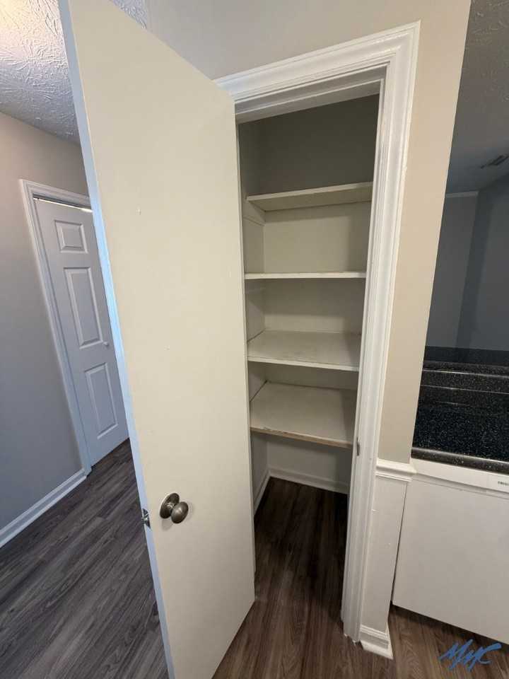 1236 Hamilton Dr - Photo 3 of 11