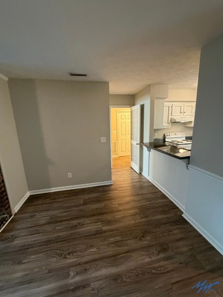 1236 Hamilton Dr - Photo 7 of 11