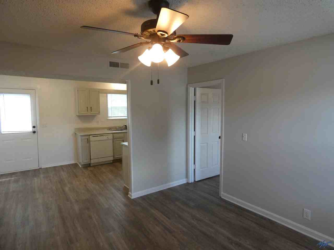 902 Palmer Dr #1 - Photo 3 of 13